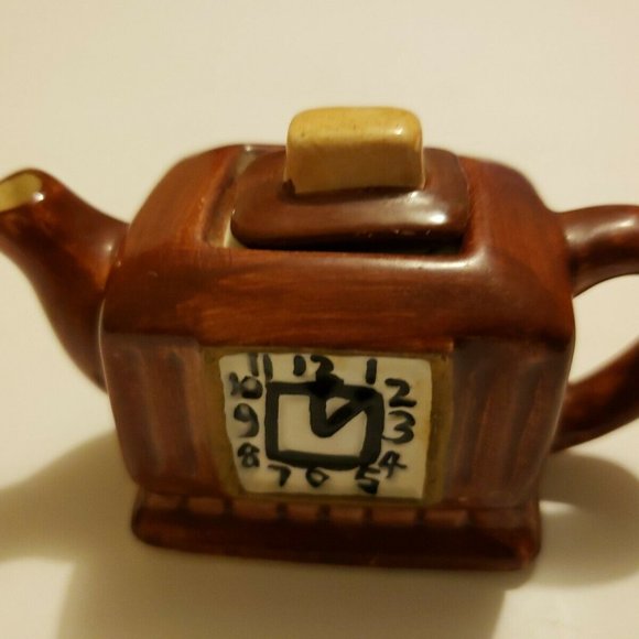 Mini Teapot Figurine Clock Youngs China 1998 - Picture 3 of 12